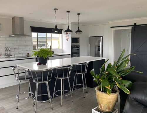 Contemporary Kitchen Design Impresses Guests in Whitianga